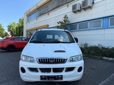 Hyundai H-1
