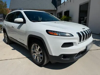Käytetty Jeep Cherokee Limited 272 HP (200 kW) 2016 Valkoinen Katumaasturi