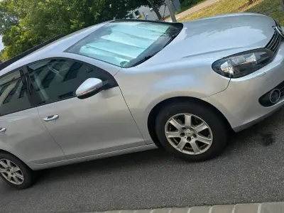 Gebraucht VW Golf VI 122 PS (89 kW) 2009 Silber Limousine