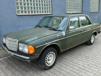 Gebraucht Mercedes 200 60 PS (44 kW) 1981 Grün Limousine