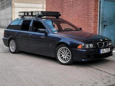 BMW 525