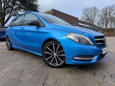 Gebraucht Mercedes B200 Sport 156 PS (114 kW) 2014 Blau Van / Kleinbus