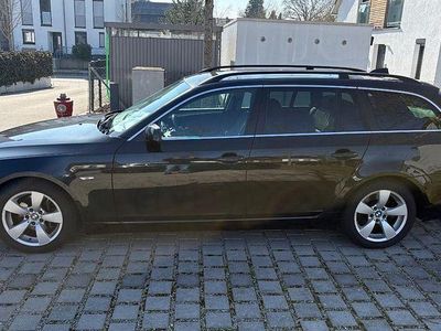 Gebraucht BMW 525 197 PS (144 kW) 2007 Schwarz Kombi