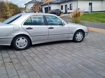 Mercedes C180