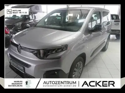 Gebraucht Citroën Berlingo 102 PS (75 kW) 2024 Stahl grau Van / Kleinbus