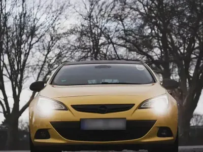 Brugt Opel Astra GTC 170 HK (125 kW) 2015 Gul Sedan