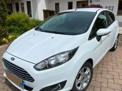 Usata Ford Fiesta SYNC Edition 80 CV (58 kW) 2014 Bianco Utilitaria