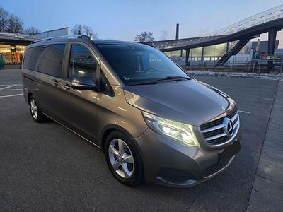 Braun Gebraucht 2016 Mercedes V250 Van / Kleinbus | 28.700 € (Teuer)