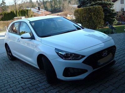 Gebraucht Hyundai i30 Pure 110 PS (80 kW) 2023 Weiß Limousine