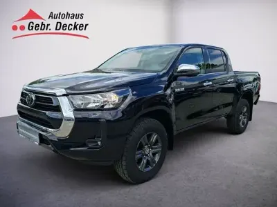 Gebraucht Toyota HiLux Basis 150 PS (110 kW) 2024 Tiefschwarz mica metallic Pickup