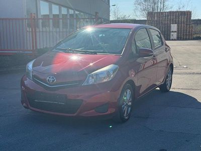 Gebraucht Toyota Yaris Edition 69 PS (50 kW) 2014 Rot Kleinwagen