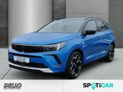 Second-hand Opel Grandland X Ultimate 200 CP (147 kW) 2022 Albastru SUV