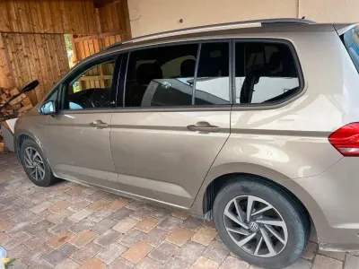 Gebraucht VW Touran Sound 110 PS (80 kW) 2018 Beige Van / Kleinbus