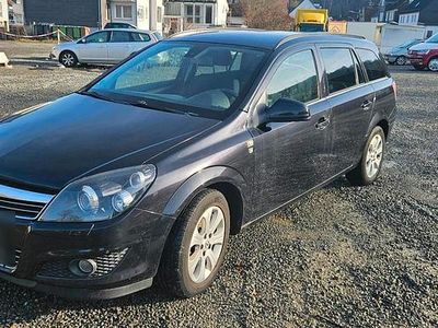 Gebraucht Opel Astra 125 PS (91 kW) 2010 Schwarz Kombi