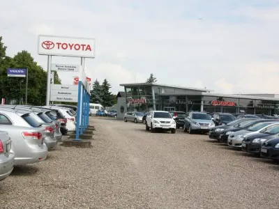 Neu Toyota Yaris 116 PS (85 kW) 2025 Shimmering silber metallic Kleinwagen