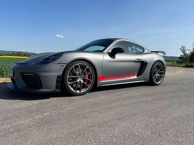 Porsche Cayman GT4