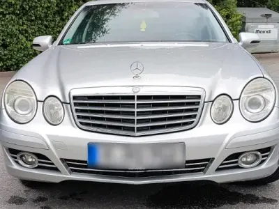 Gebraucht Mercedes E220 170 PS (125 kW) 2006 Silber Limousine