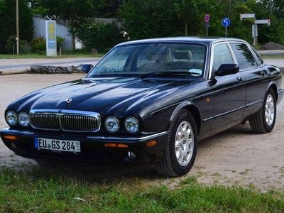 Jaguar XJ8