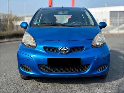 Gebraucht Toyota Aygo 69 PS (50 kW) 2010 Blau Kleinwagen
