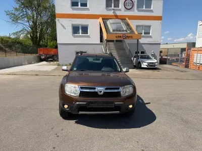 Używany Dacia Duster Basis 105 KM (77 kW) 2011 Brązowy SUV