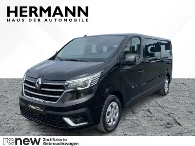 Begagnad Renault Trafic Life 150 HK (110 kW) 2022 Svart Minibuss