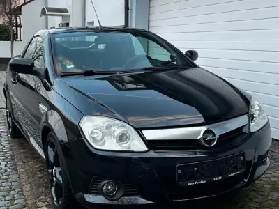 Gebraucht Opel Tigra 90 PS (66 kW) 2004 Schwarz Cabrio