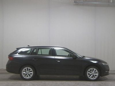 Usado Skoda Octavia Style 150 HP (110 kW) 2022 Preto Carrinha