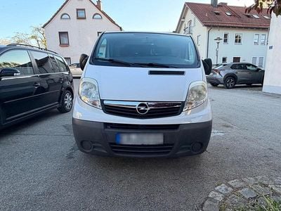 Second-hand Opel Vivaro 90 CP (66 kW) 2008 Alb Monovolum