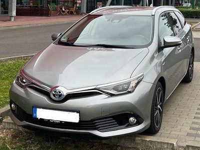 Toyota Auris Hybrid