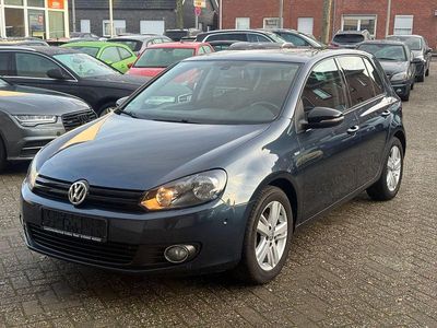 Gebraucht VW Golf VII Match 105 PS (77 kW) 2012 Blau Limousine