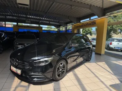 Gebraucht Mercedes B200 AMG line 163 PS (119 kW) 2023 Schwarz Kleinwagen