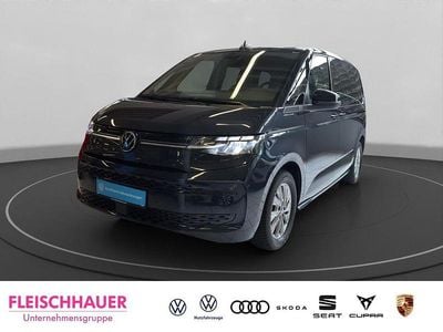 Gebraucht VW Multivan Life 150 PS (110 kW) 2025 Starlight blue metallic Van