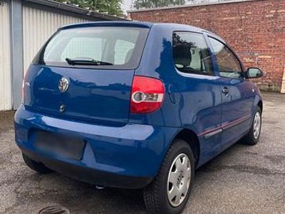 Second-hand VW Fox 54 CP (39 kW) 2005 Albastru Hatchback