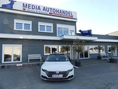 Usata VW Arteon Elegance 150 CV (110 kW) 2018 Bianco Utilitaria