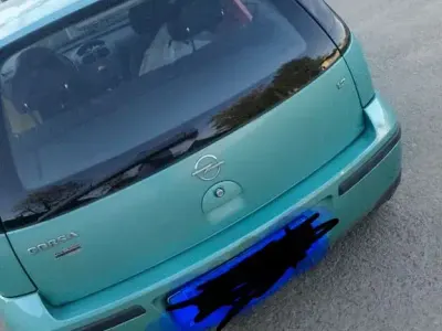Usata Opel Corsa 75 CV (55 kW) 2004 Verde Utilitaria