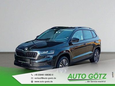 Neu Skoda Karoq Tour 150 PS (110 kW) 2025 Schwarz SUV