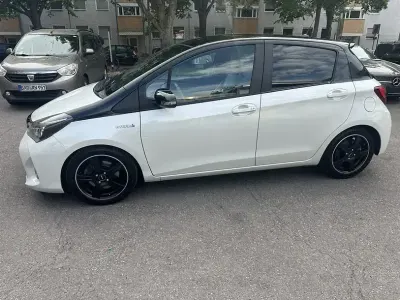 Gebraucht Toyota Yaris Style 100 PS (73 kW) 2016 Weiss