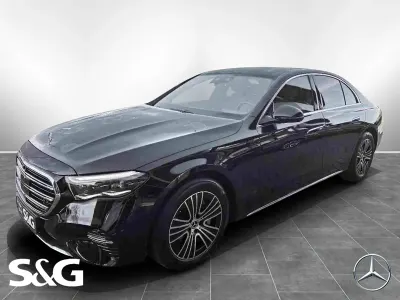 Gebraucht Mercedes E220 Exclusive 197 PS (144 kW) 2024 Metalliclack obsidianschwarz met Limousine
