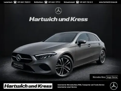 Gebraucht Mercedes A180 Advanced 136 PS (100 kW) 2025 Mountaingrau  met. Limousine