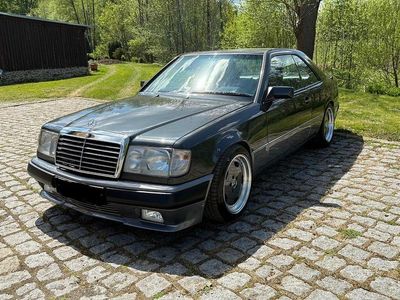 Usata Mercedes 300 Sportline 170 CV (125 kW) 1990 Nero