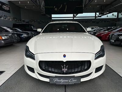 Weiß Gebraucht 2015 Maserati Quattroporte Limousine | 47.949 € (Etwas zu teuer)