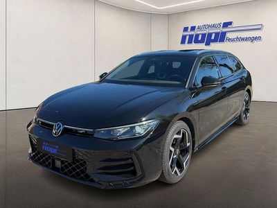 Second-hand VW Passat R-line 150 CP (110 kW) 2025 Negru Break