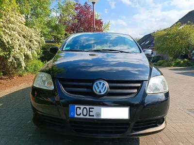 Gebraucht VW Fox 54 PS (39 kW) 2009 Schwarz Kleinwagen