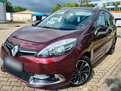 Gebraucht Renault Scenic E-Tech Bose Edition 110 PS (80 kW) 2015 Rot Van / Kleinbus