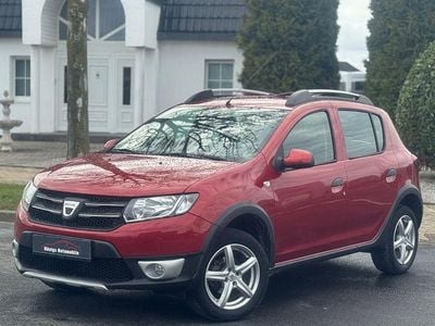 Gebraucht Dacia Sandero Prestige 90 PS (66 kW) 2013 Rot Van / Kleinbus
