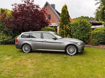 Gebraucht BMW 325 Sport Line 204 PS (150 kW) 2012 Silber Kombi