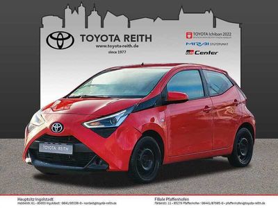 Gebraucht Toyota Aygo X-play 72 PS (52 kW) 2021 Vulcanorot Kleinwagen