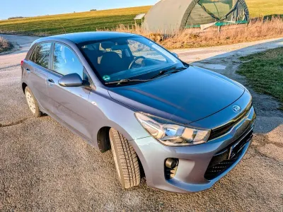 Gebraucht Kia Rio Edition 7 84 PS (61 kW) 2017 Blau Limousine