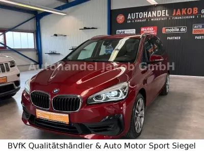 Gebraucht BMW 220 Gran Tourer Sport Line 192 PS (141 kW) 2018 Rot Van / Kleinbus