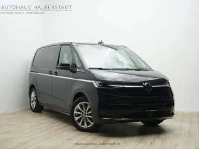 Second-hand VW T7 Style 150 CP (110 kW) 2025 Negru Van